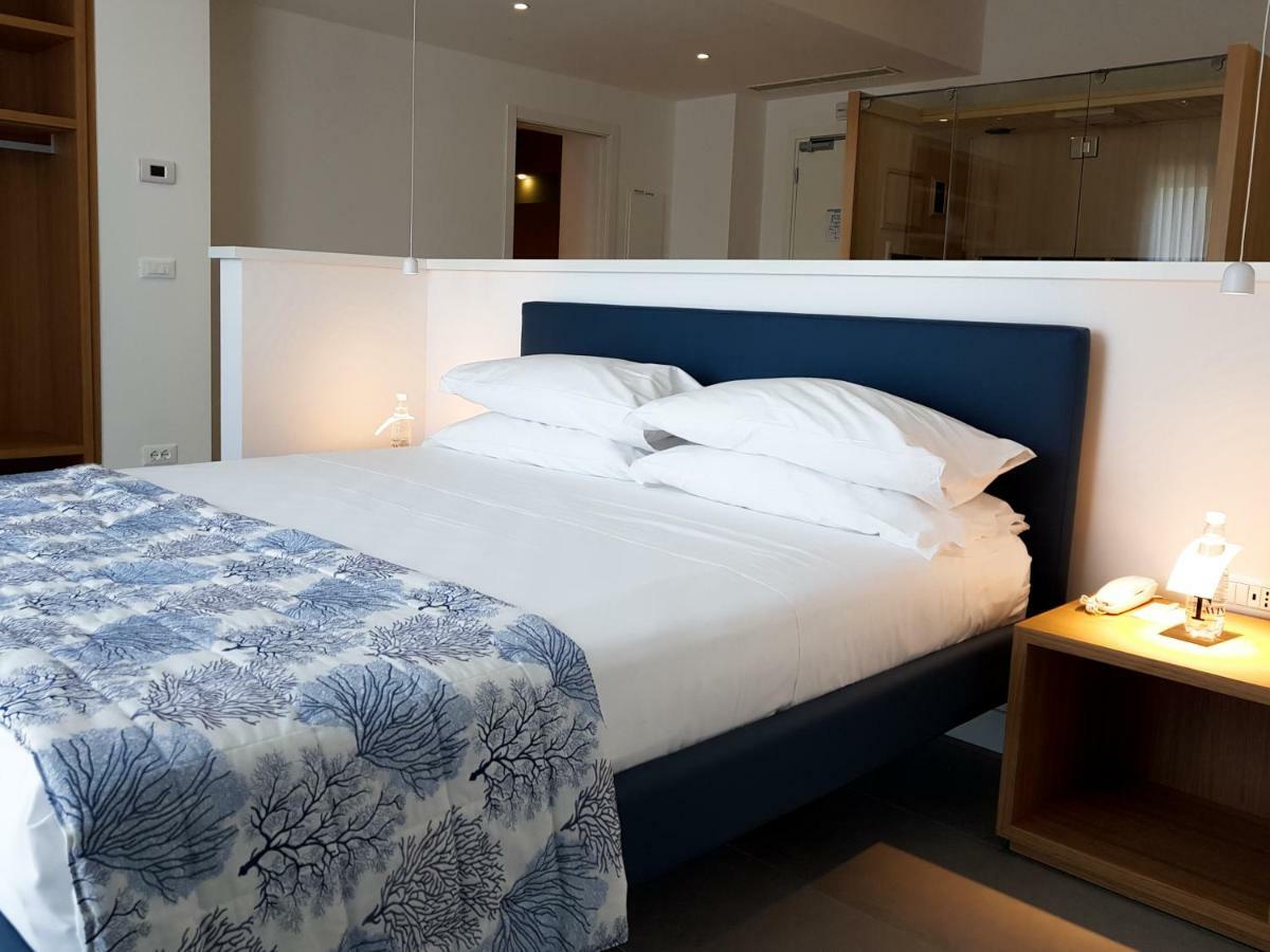 Mosella Suite Hotel Sottomarina Buitenkant foto